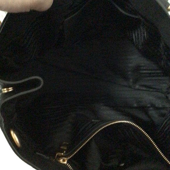 Prada Vitello Daino Full Leather Bag - Picture 10 of 16